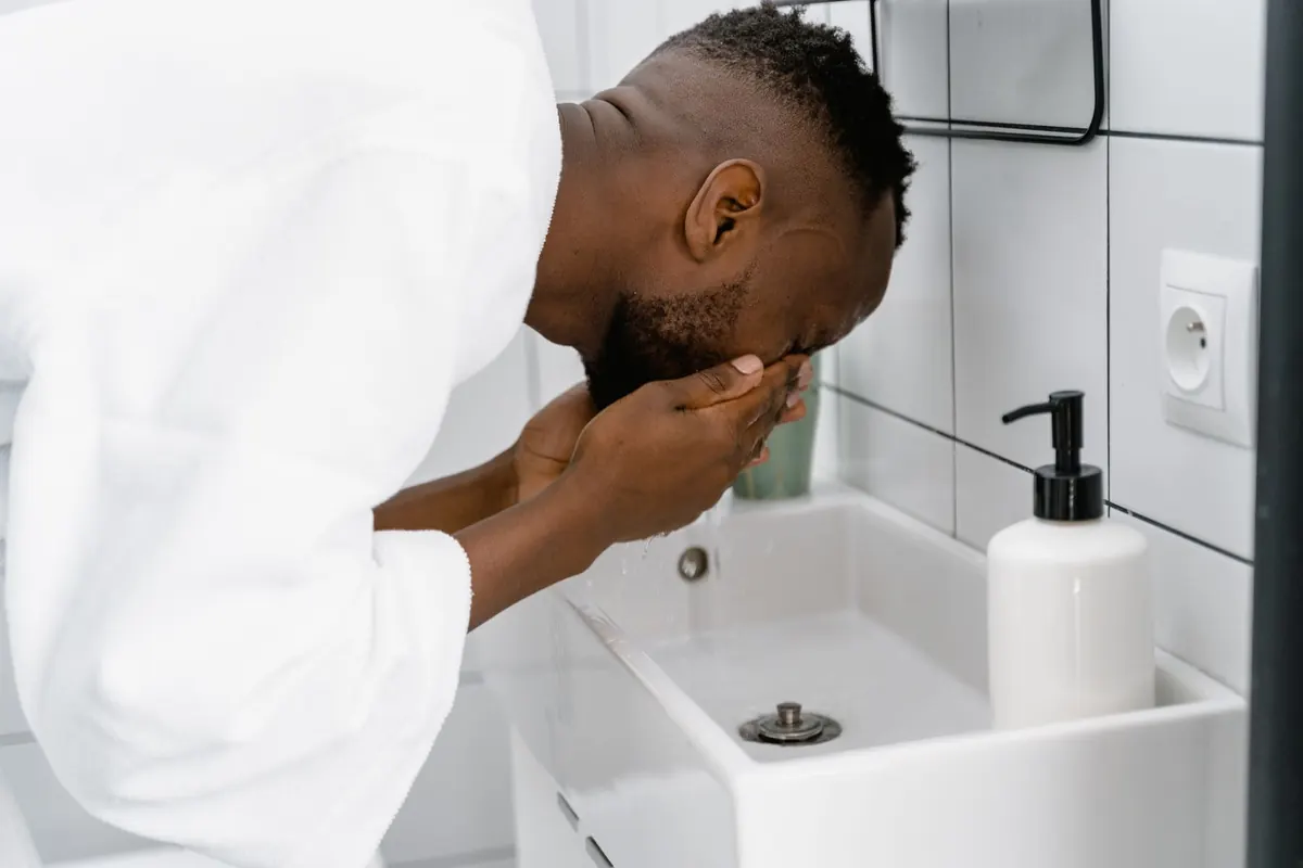 7 Common Skincare Mistakes That Cause Breakouts (and How to Fix Them)